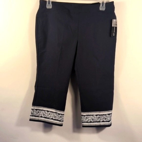 NWT Soho Apparel Large Black Capri Pants / Cropped Trousers - Picture 4 of 12